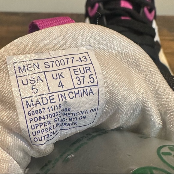 Saucony Grid 9000 Trainers - Picture 12 of 15